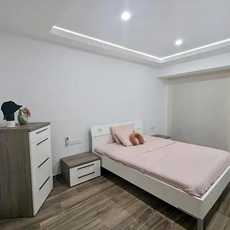 Modern And Comfortable 2 Bedrooms Flat