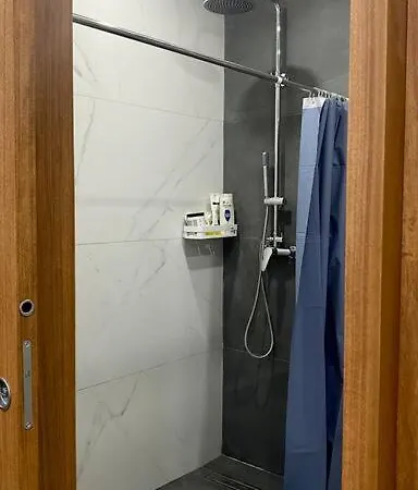 Modern And Comfortable 2 Bedrooms Flat *