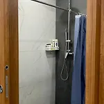 Modern And Comfortable 2 Bedrooms Flat *