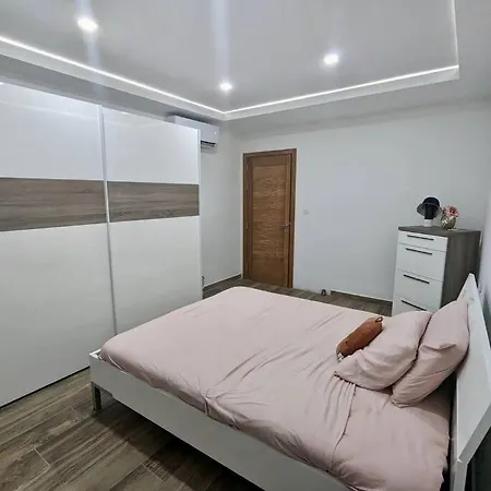 Apartment Modern And Comfortable 2 Bedrooms Flat