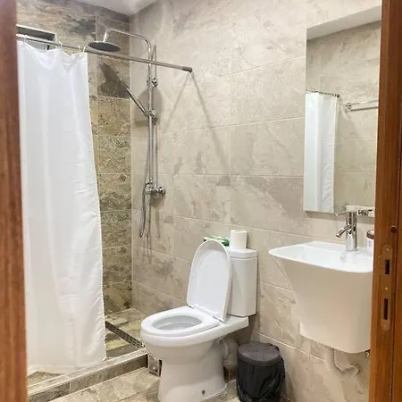 Apartment Modern And Comfortable 2 Bedrooms Flat *
